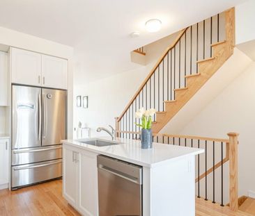 For Lease - 2594 Castlegate Crossing, Pickering, Ontario - Photo 5