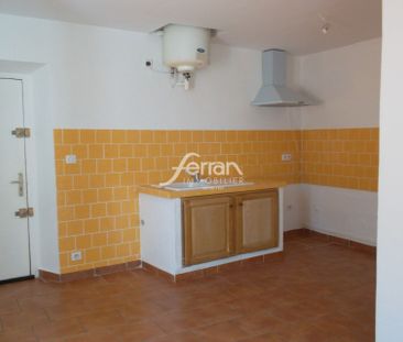 Location Appartement 2 pièces 48m² SALERNES 83690 - Photo 1