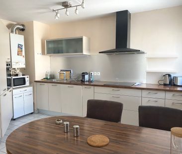 Location Appartement 3 pièces 64m² LYON 6ème - Photo 6