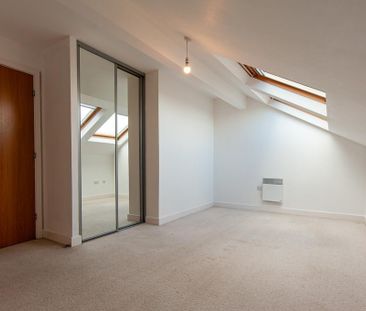 2 bedroom apartment to rent - Photo 2