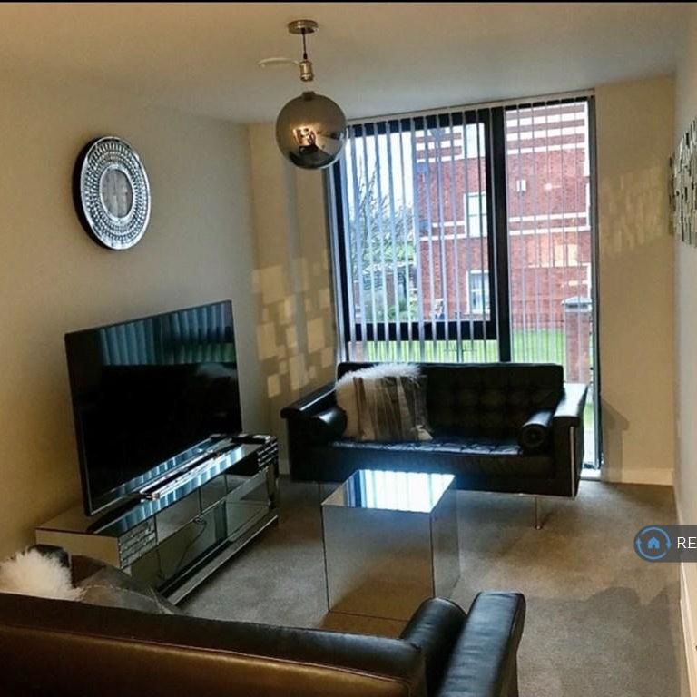 1 bedroom in a house share to rent - Photo 1