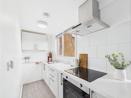 1 bedroom flat to rent - Photo 4