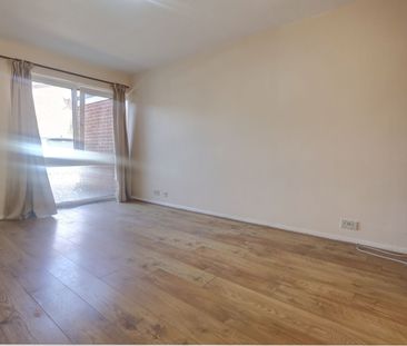 3 Bedroom Mid Terraced House To Rent - Photo 1