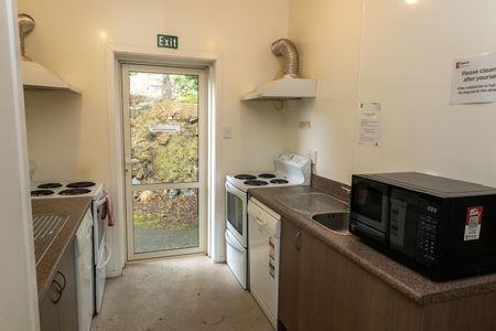 Boarding House Room – Ideal for Single Working Professional - Photo 5