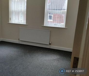 4 bedroom end of terrace house to rent - Photo 3