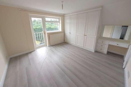 Woking, Surrey, GU22 - Photo 3