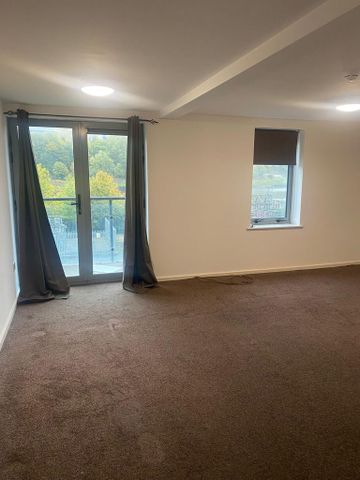 2 bedroom flat to rent - Photo 2