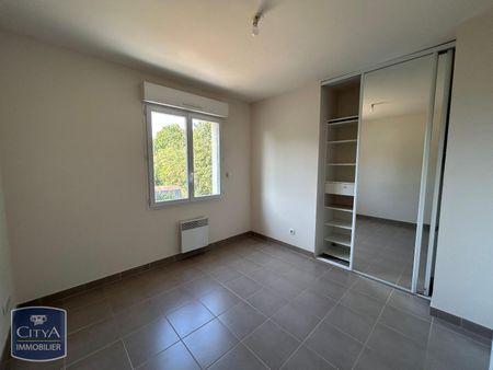 Location Maison 5 pièces 112m² ST DOULCHARD 18230 - Photo 2