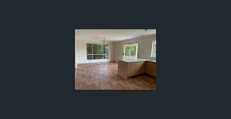 Well-Presented Home in Convenient Waterford Location - Photo 5