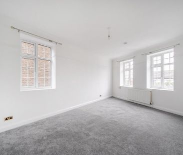 4 bedroom flat to rent - Photo 4