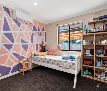 31 Carnoustie Drive, Sunbury, Vic 3429 - Photo 3