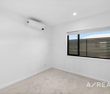 Modern family home in Altona - Photo 6