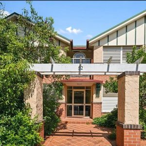 A Quiet Sanctuary Away from The Bustle of The Inner-City - Photo 3