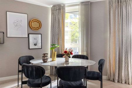 A spacious three bedroom apartment in the heart of hammersmith - Photo 4