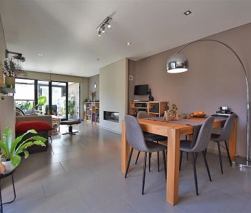 DORPSWONING met 2 slpks, garage/berging & tuin met terras - Foto 2