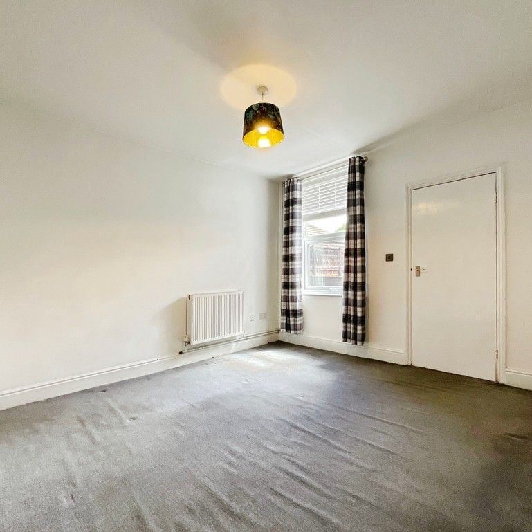 2 bedroom Mid Terraced House to let - Photo 1