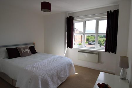 2 bedroom flat to rent - Photo 2