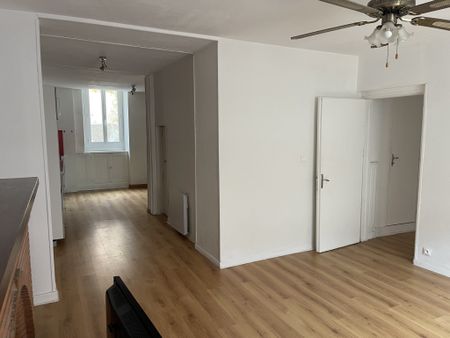 Location Appartement 3 pièces 72m² LE FOUSSERET 31430 - Photo 2