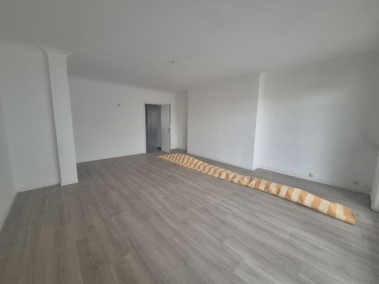 Location Appartement 3 pièces 97m² LILLE 59800 - Photo 1