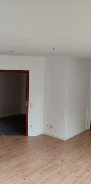 56746 Spessart:Helle, frisch renovierte Wohnung mit 3 Zimmern, Küche inkl. Einbauküche, Bad und Balkon in Spessart - Photo 1