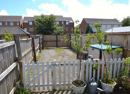 2 bedroom terraced house to rent - Photo 4