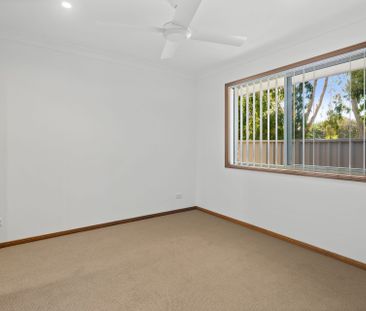 Well Presented Three Bedroom Villa with Lake Views - Photo 1