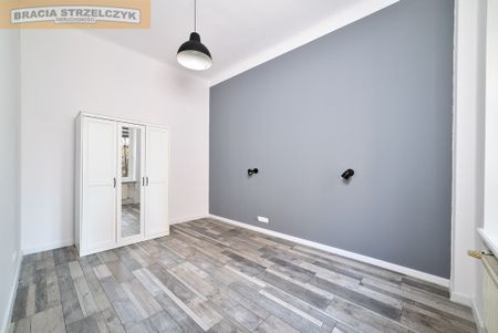 Klimatyczna, nowoczesna przestrzeń w kamienicy z 1897 roku. - Photo 3