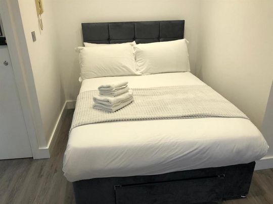 Studio to rent - Photo 1