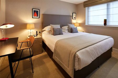 A beautifully appointed one bedroom home set in a quiet Knightsbridge location. - Photo 4