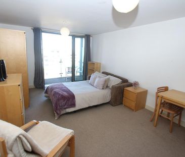 Studio to rent - Photo 2