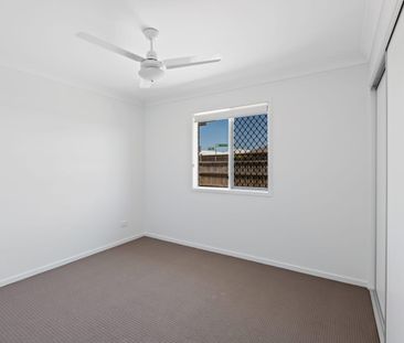 LOW MAINTENANCE SPACIOUS 4 BEDROOM HOME - Photo 6