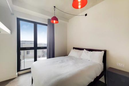 3 Bed Apartment - Photo 2