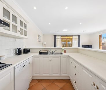 Stunning Family Home in Magill - Photo 5