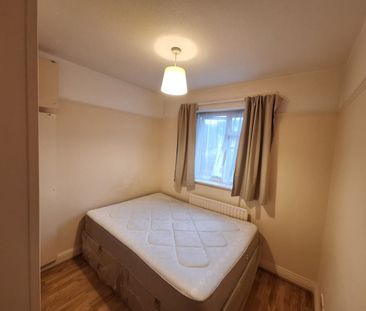 Room in a Shared House, Burnley Road, NW10 - Photo 4