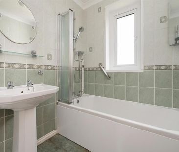2 bedroom semi-detached house to rent - Photo 5