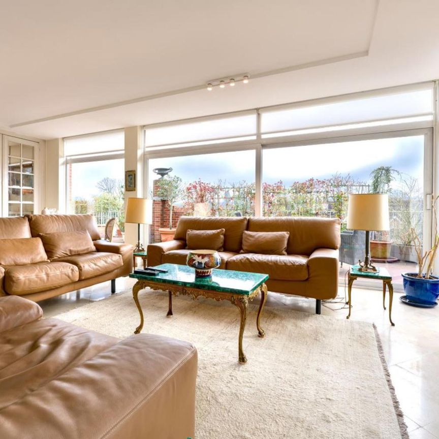 Quartier Roosevelt - Penthouse meublé 2 chambres + Bureau - Photo 1