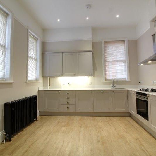 One Bedroom Apartment To Let in Belgrove Place - Photo 1