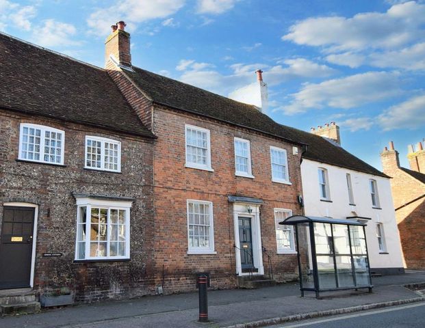 4 bedroom terraced house to rent - Photo 1