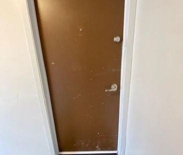 56 Dundas Street Unit 6 - 2 bed, 1 bath - Photo 6