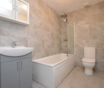 3 Bedroom Terraced House - Photo 4