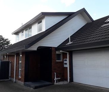 Warm, sunny and safe: 3BR Townhouse in Ellerslie! - Photo 4