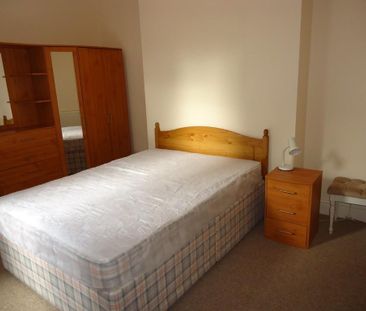 Bournemouth Sedgley Road Winton, BH9, Dorset - Photo 4