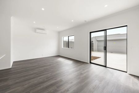 Brand-New Modern Living in Tarneit - Photo 5