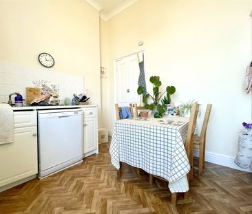 1 Bedroom - Photo 3