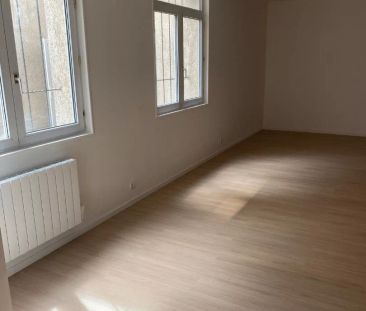 A LOUER APPARTEMENT EN DUPLEX DEUX CHAMBRES A ST QUENTIN 02100 - Photo 1