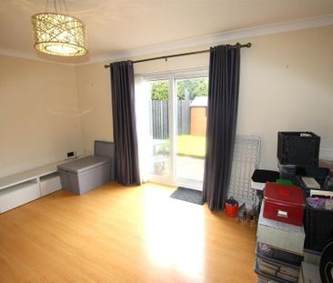3 bedroom end of terrace house to rent - Photo 1