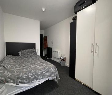3 bedroom flat to rent - Photo 5