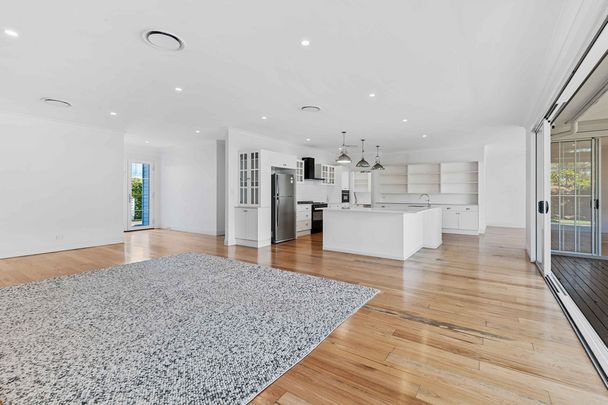 5 Kapala Street, Southport QLD 4215 - House For Rent | Domain - Photo 1