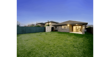 MODERN FAMILY HOME FOR LEASE! - Photo 3