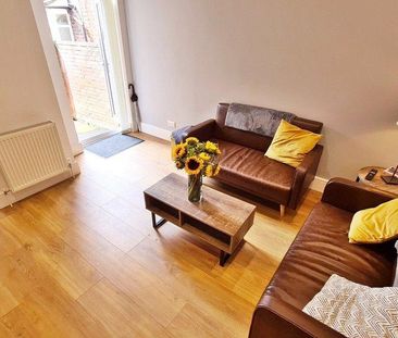 4 bedroom terraced house to rent - Photo 2